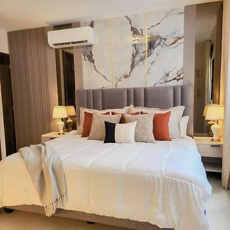 Luxury Apartment Downtown Сантьяго-де-лос-Кабальерос Экстерьер фото
